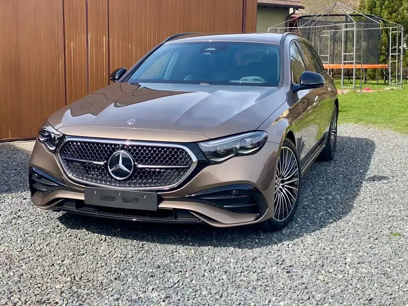 Mercedes Benz E 300 e AMG