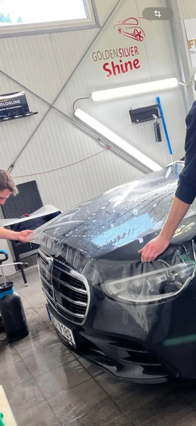 Mercedes Benz S 400 d 4MATIC, proces lepení kapota
